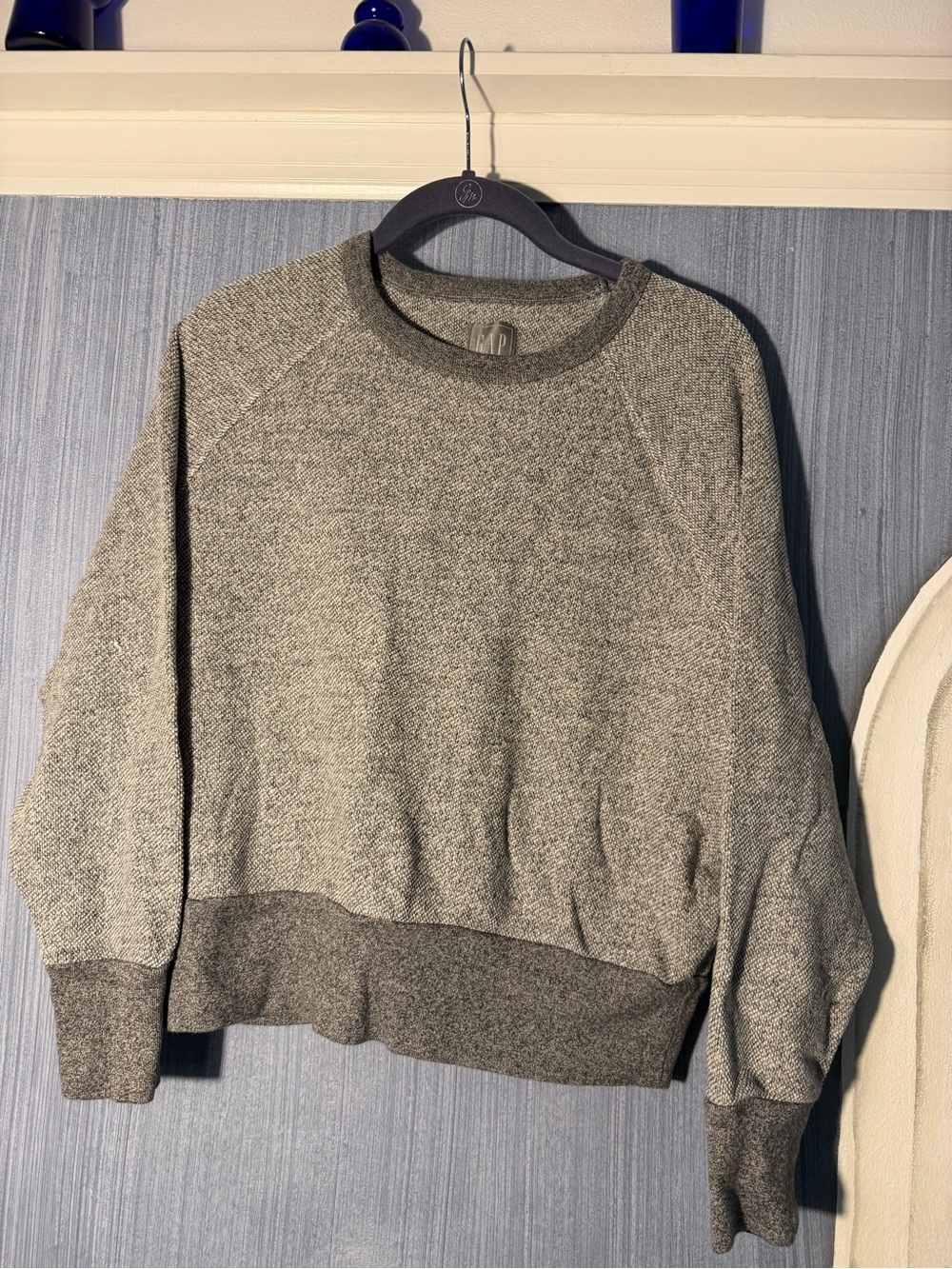 GAP Gray Crewneck Sweatshirt Size Medium